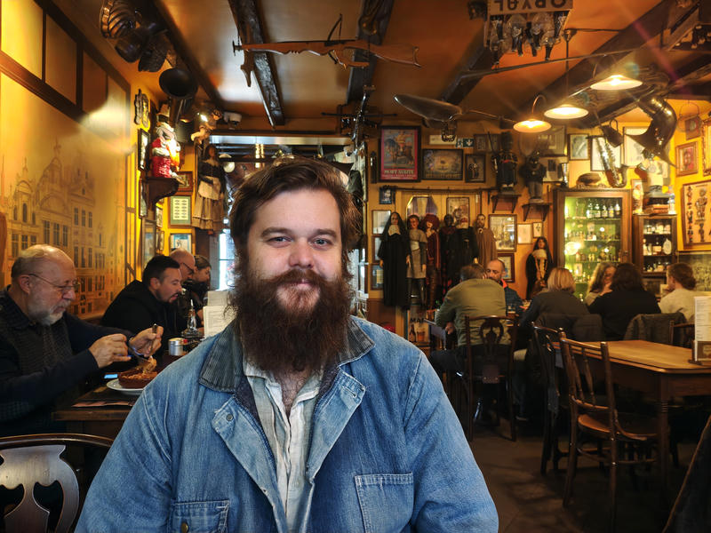 Arthur with the cute interior